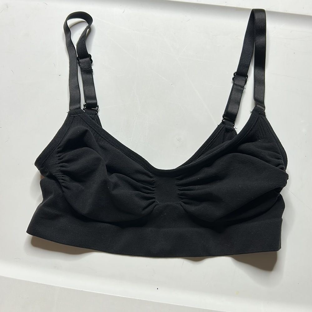NWOT SKIMS sculpting bralette - Picture 4 of 7